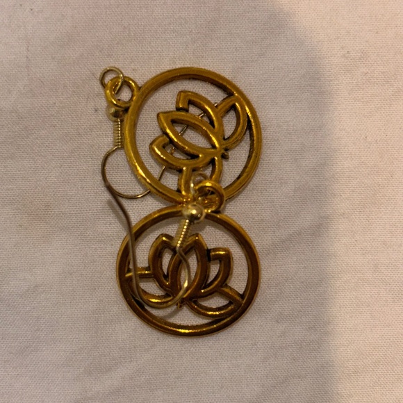 Neiman Marcus Gold Lotus Earrings - Picture 1 of 5
